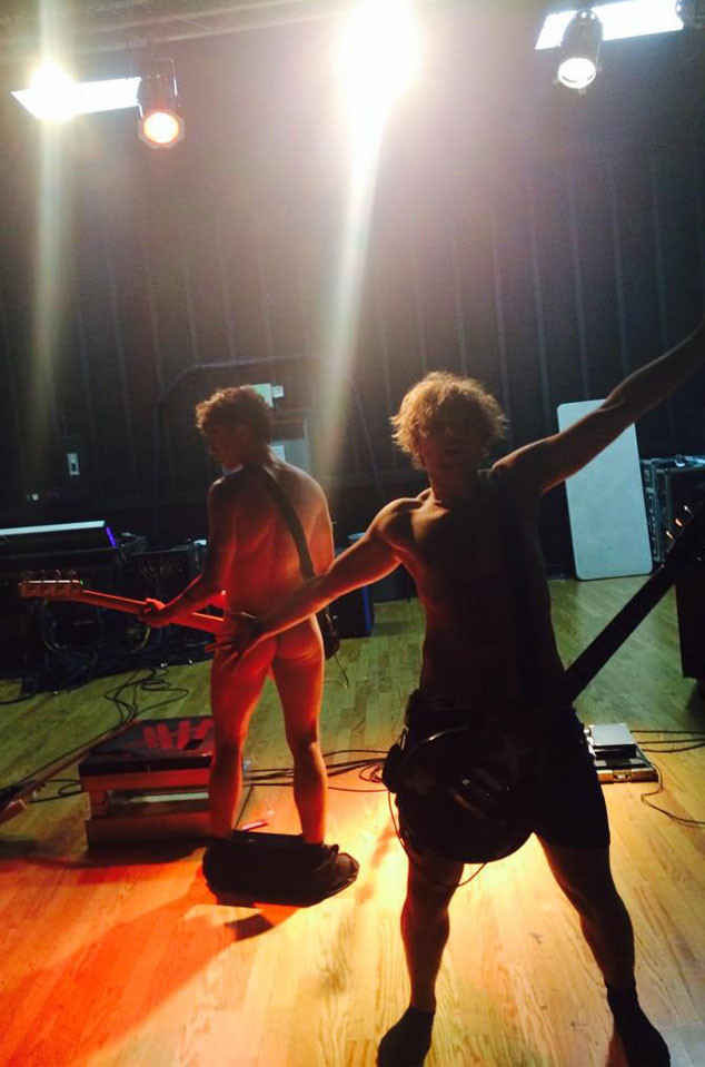 5 Seconds of Summer Gets Naked - E! Online